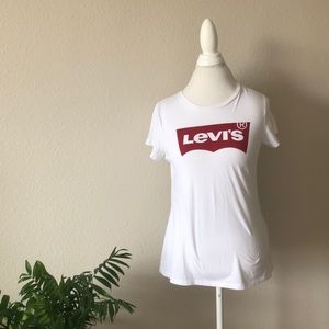 Levi’s logo t shirt